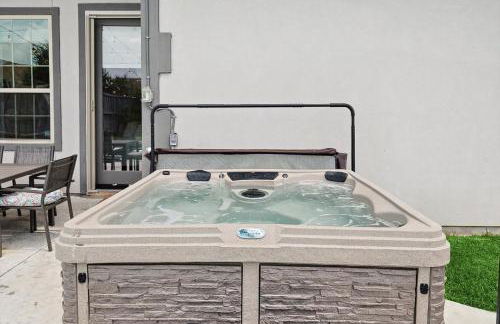 Vibrant Texas Escape - 5BR, Pool & Hot Tub - Foto 43