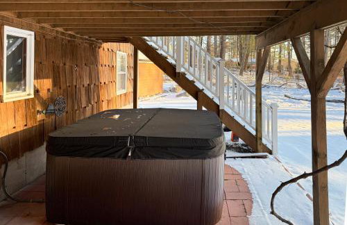 Peek-a-Boo Lake Views and Yard Windham Home - Foto 31