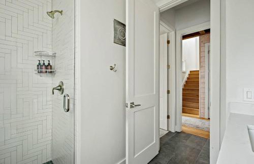 Scenic Lake Travis Farmhouse - Pickleball - BBQ - Foto 19