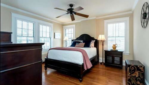 Historic Row Home 1 Block from Gate 1 at USNA - Foto 5