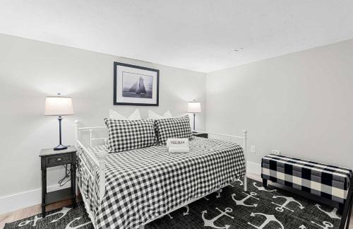 Game Room Central AC 4 mins to Craigville Beach - Photo 26