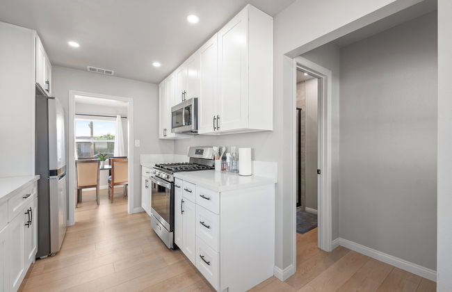 Luxury Modern Retreat w Spacious Yard Premium Comfort - Foto 24