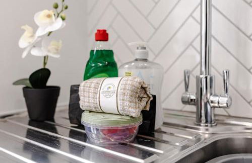 New Modern 2-Bed Apartment in Central Southend, Sleeps 5, Contractor Friendly - Foto 11