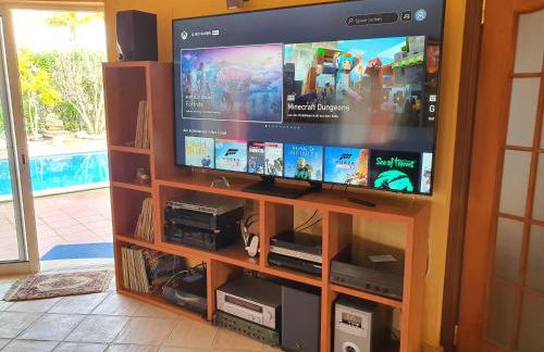 Oceanfront Villa - 8 rooms, 2 kitchens with pool, billiard table and Beach-Volleyball Court - Foto 24