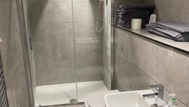 Lovely, Sleeps 8, Cafe Bars, Central Formby - Foto 2, Shower