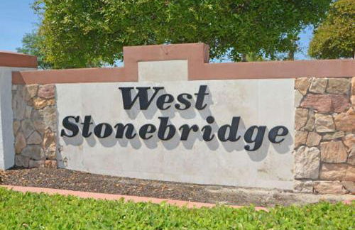 Comfortable Pool Home with Spa & Games Room Close to Disney - Foto 30