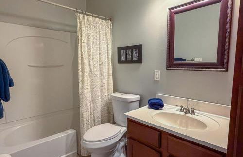 Family Retreat - Hot Tub - Fireplace - Tower Grove - Foto 15