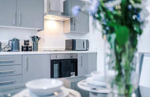 Three Bedroom House in Wigan - Perfect for family! - Photo 4