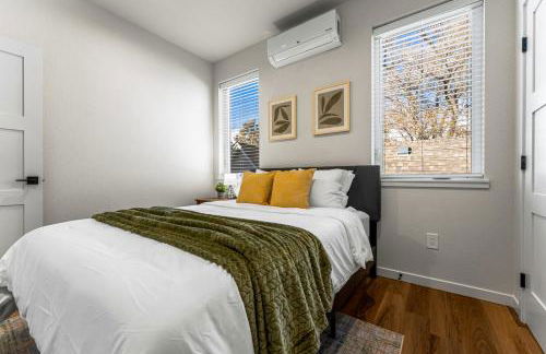 The Downtown Duplex - Pet Friendly - NEW BUILD - Foto 28