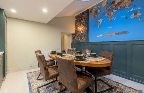 The Secret Garden, Donaghadee - The Hideaway - Stylish 5-Beds, and Lavish 3-Bedrooms - Guests 7 - Super Fast Speed Wi-FI - Foto 54