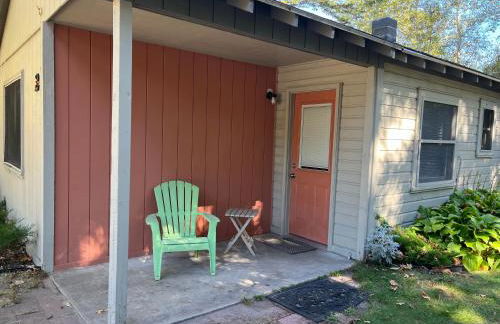 Sleeping Bear Riverside Cabins - Foto 6