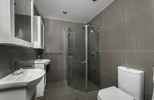 Studios on King - Photo 23