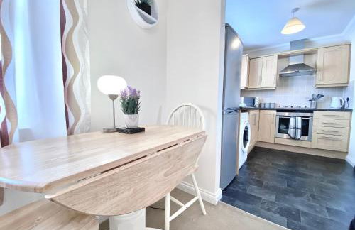 100 Thornhill Drive, Elgin - Photo 1