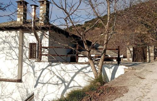 Άνετος χώρος με parking, αυλή και θαυμάσια θέα - Foto 19