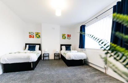 Spacious 2Bed - Great for Contractors - Driveway&Garden - Foto 32