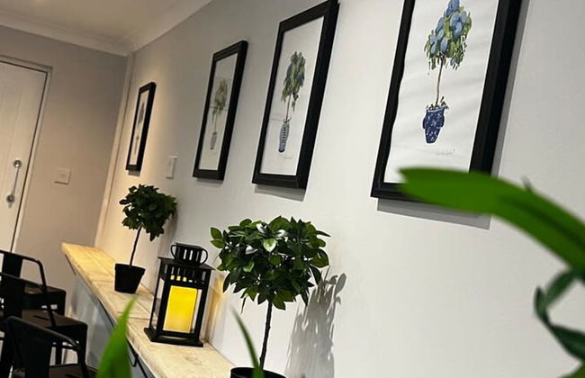 The Cheshire Gathering - Hot Tub 8 Bedroom - Photo 11