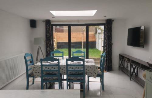 Prime location for Snowdon, Family and Dog friendly! - Photo 7