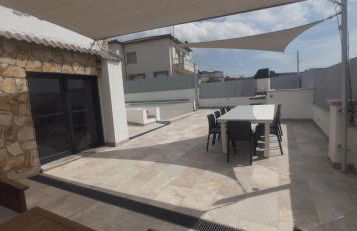 Villa Oasis entre Viñedos cerca de Barcelona con A A y piscina climatizada - Foto 3