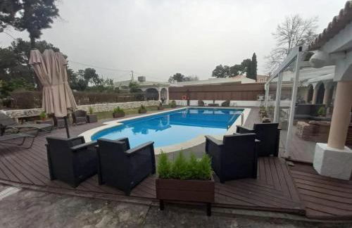 Elegant Villa in Corroios with Private Pool - Foto 26