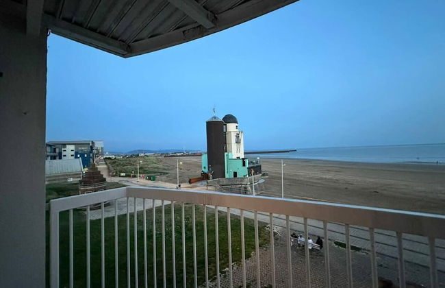 Beautiful 3-bed Apartment in Swansea - Photo 20