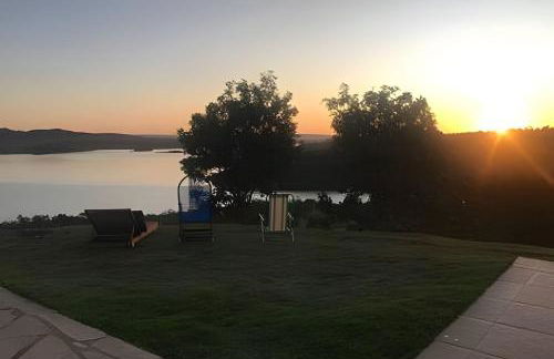 Chalé Mirante, piscina, cachoeira, lago e vista espetacular em Alexânia Goiás - Foto 8