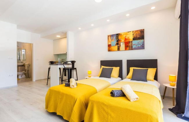 Spacious Two sis Apartments in Zadar With Terrace - Photo 7