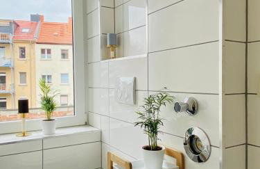 Modern eingerichtetes Apartment mit Balkon - Foto 3