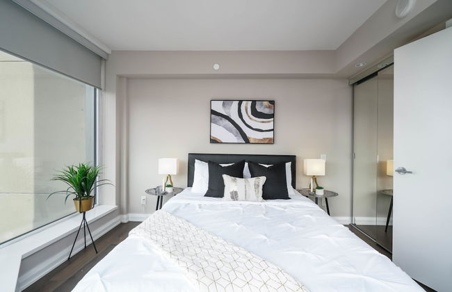 QuickStay Yorkville Condo - Yonge & Bloor - Photo 4