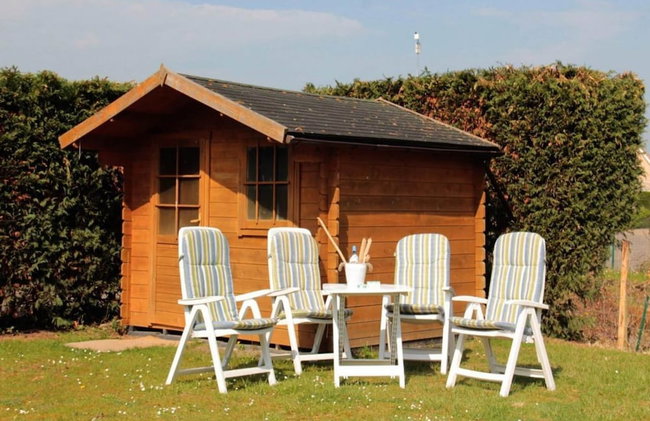 Appealing Bungalow With Garden - Photo 58