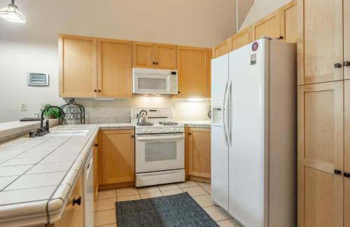 Mammoth Green #220 - Nearly Ski-In Ski-Out 3 Bedroom 2 Bath, Sleeps 8 - Photo 1