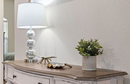 NEW Temple House - 12PPL - Families, Groups, Insurance - Quiet Street, 5 Mi To Meta, BS&W, UMHB Pets OK, FAST Wi-Fi FREE Parking - Professionally Managed By Stay Albatross Furnished Rentals - Foto 14