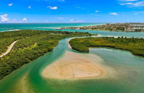 8BD Ft Pierce Beach Getaway - Great for Family Group - Foto 12