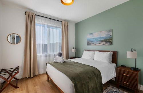 Brand-New Beach Retreat Hot Tub Sleeps 13 - Foto 26