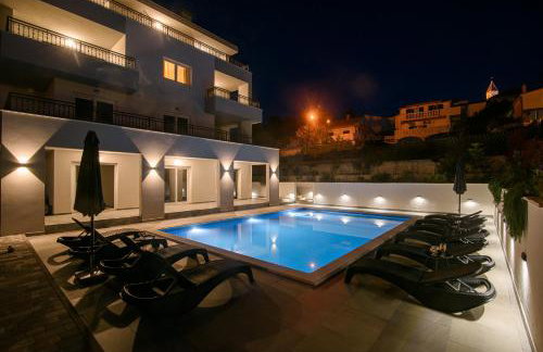 Villa Barbara & Zoran with heated swimming pool - Photo 20