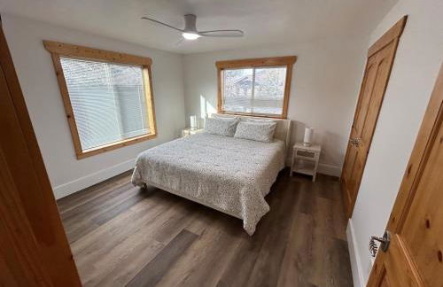 Spacious Modern Home with Game Room - Foto 36