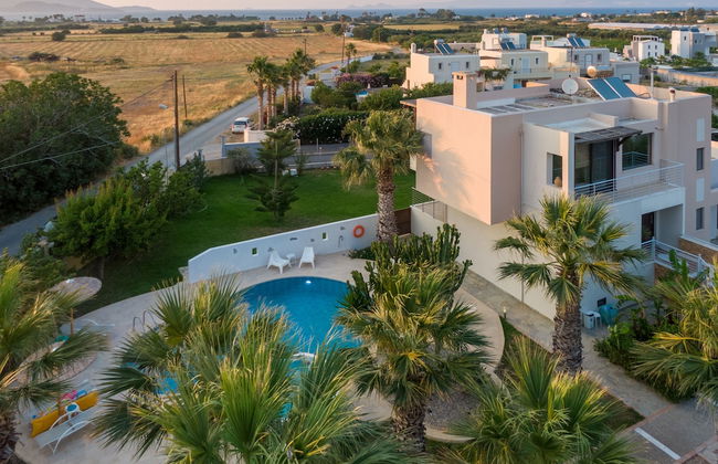 Xenos Villa 2 With 5 Bedrooms Private Swimming Pool, Near the sea - Foto 27