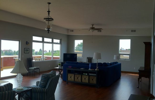 Downtown Condo With Lake & BAY Views - Foto 4