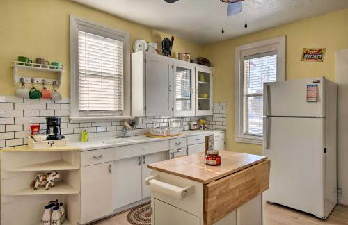 Kik-N-Bak Cottage with Beautiful Mountain View - Foto 9