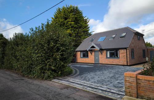 Homely 6 bed Cottage 30 mins to Heathrow, London, Legoland, Windsor Castle - Photo 58