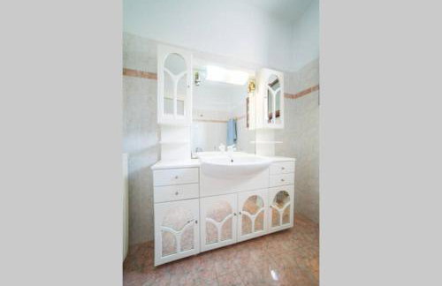 Family House with Garden - Foto 14