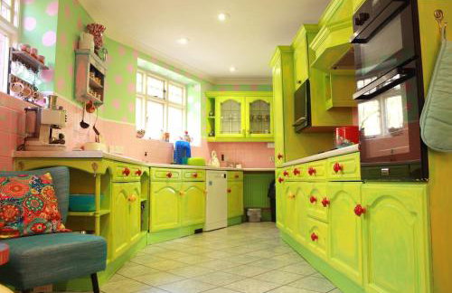 Historic Pike House with Beautiful Garden - Photo 25