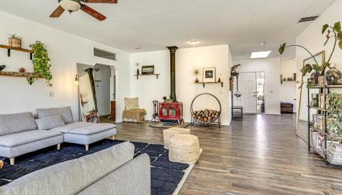 Nature Art Retreat on Breckenridge Creek with Pond! - Foto 2