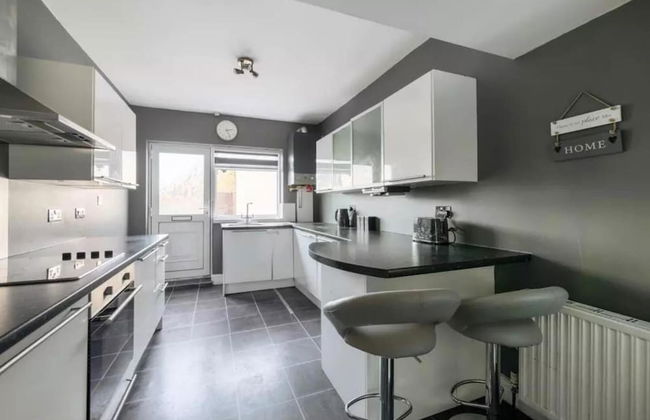 2br-sleeps6-parking-garden-nearlondon - Foto 7