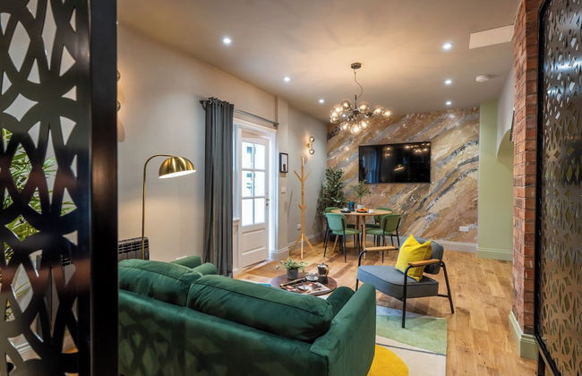 Commandery Vaults - Foto 31