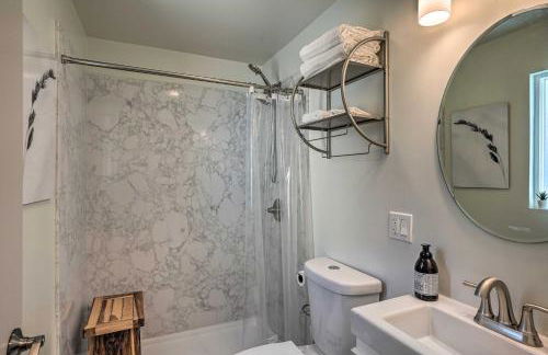 Ideally Located Oakland Home with Private Yard! - Foto 18