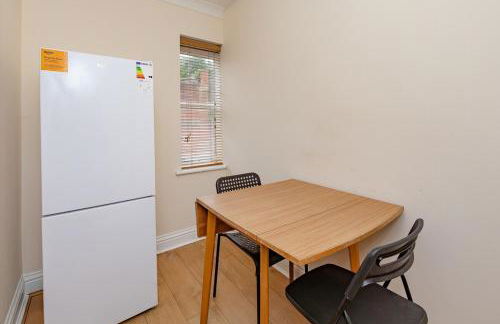 Spacious 3 bed flat in Colchester - Free parking - Foto 3