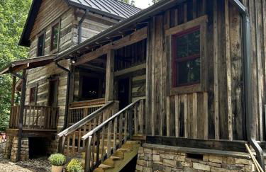 Redesign Wooden Cabin with Jacuzzi and Front Porch in North Carolina - Foto 15