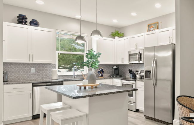 NEW Canopy Cabana Luxury Downtown Apt - Foto 8