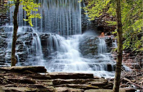 Whiskey Pines Retreat! Single Level Home, Outdoor Firepit, AC, BBQ! Sleeps 9 in Lake Harmony! - Foto 45