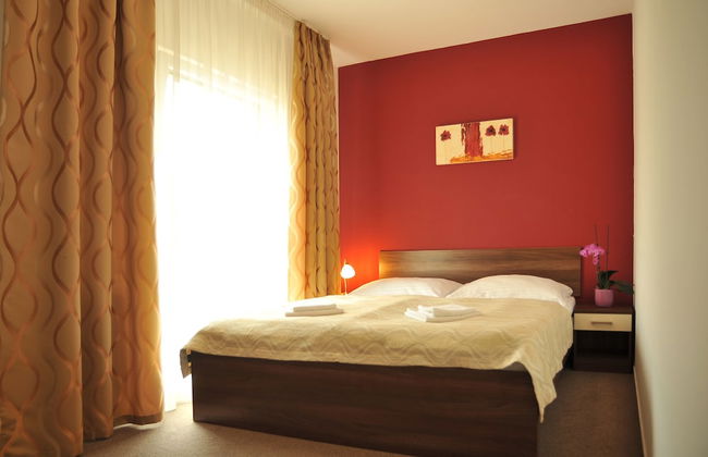 Melrose Apartments 2 - Photo 5